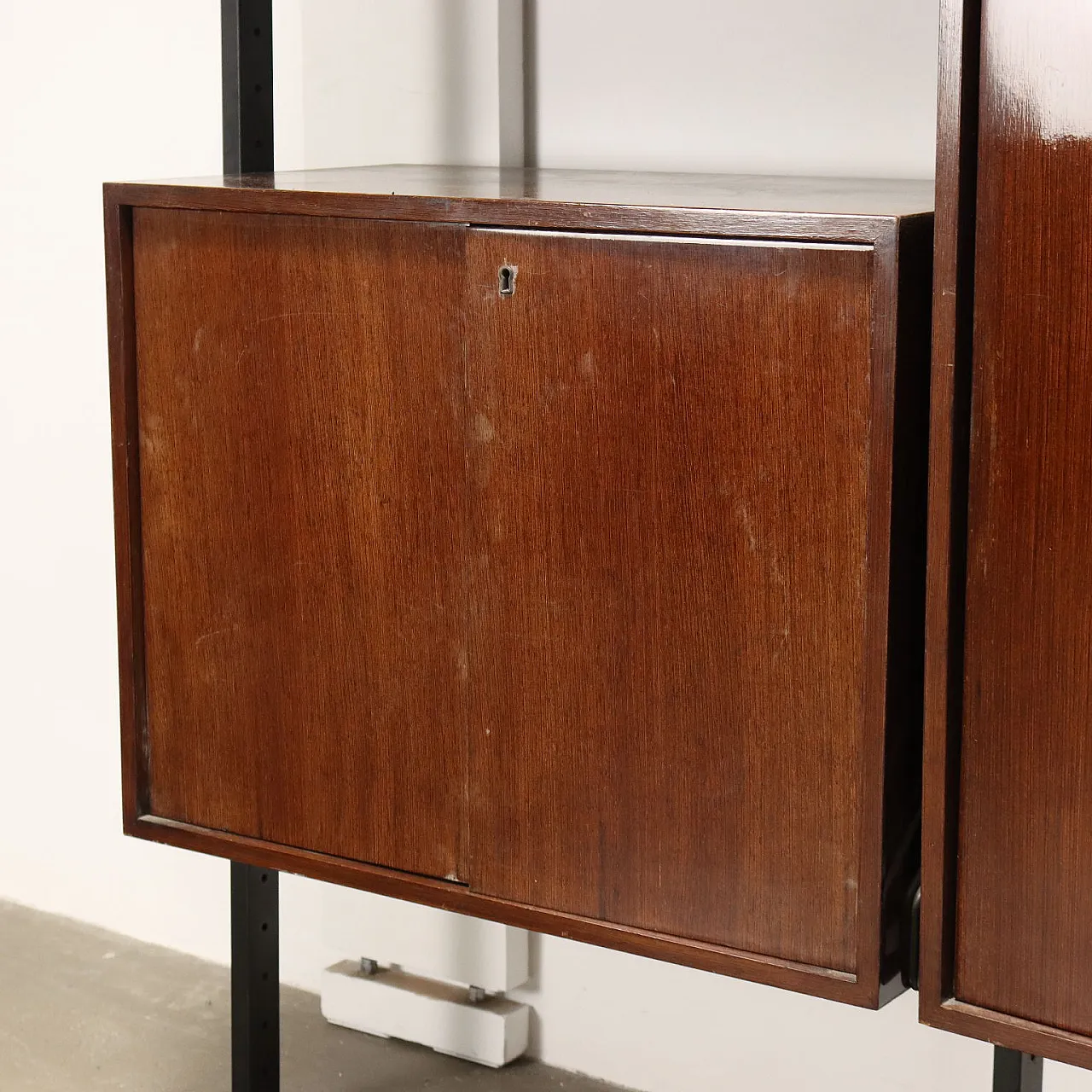 Libreria terra-cielo impiallacciata in teak, metà '900 7