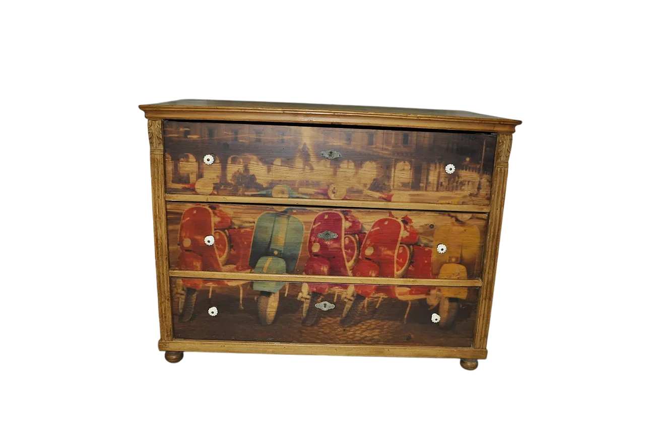 Cassettiera in pino con foto di Vespa, primo '900 6