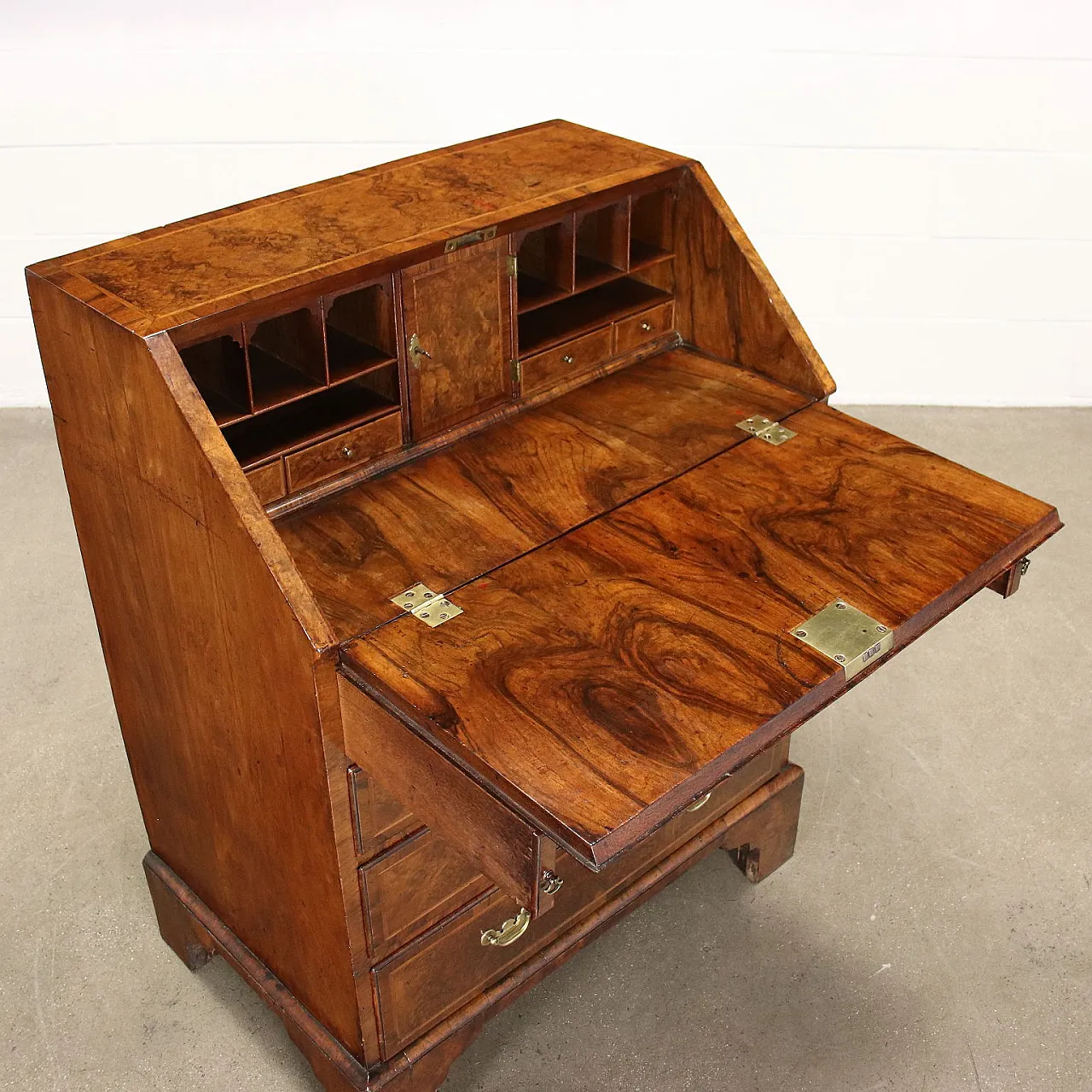 Ribalta Queen Anne in noce e radica di noce, '700 4