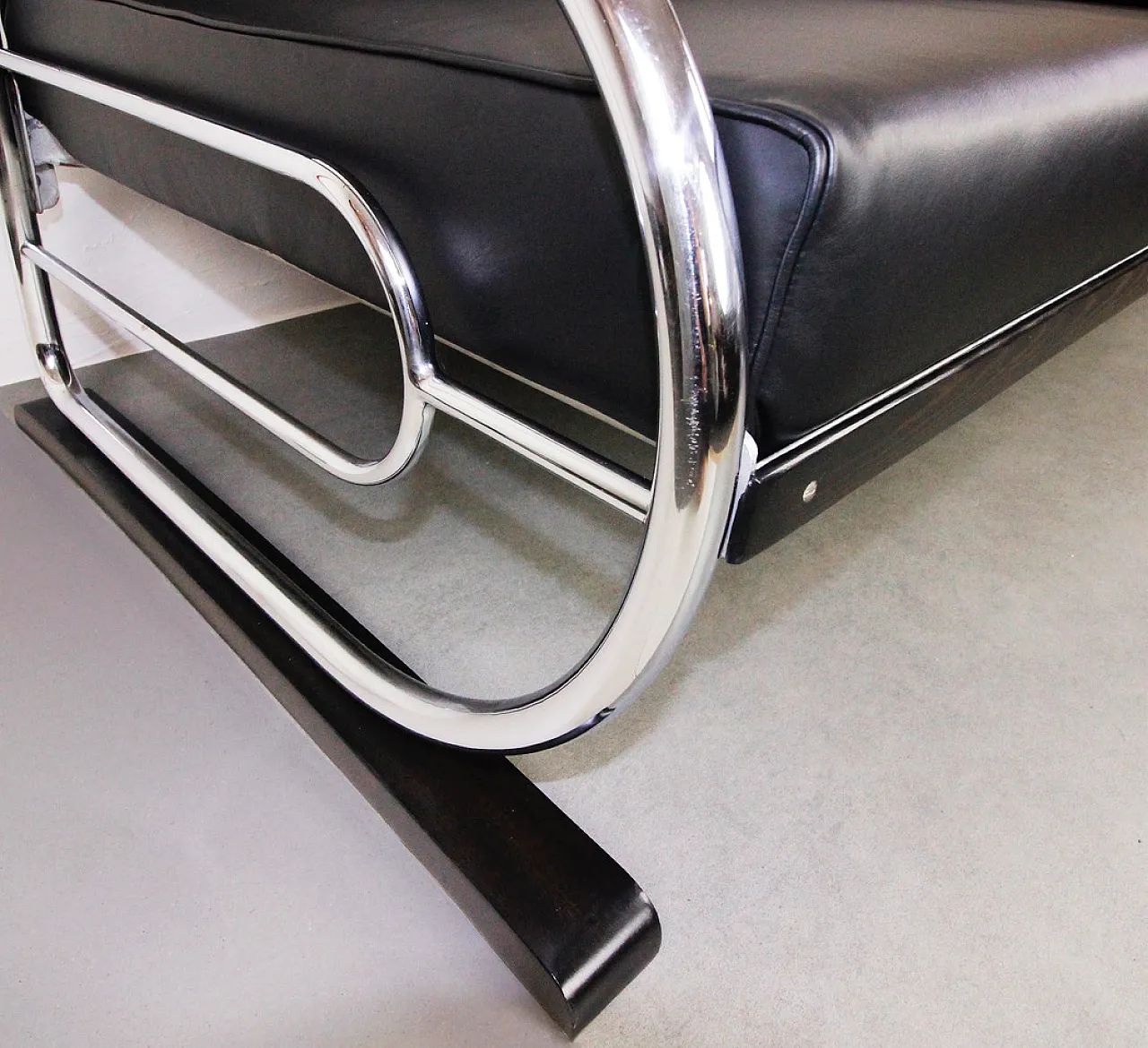 Divano tubolare di Hynek Gottwald  "Dark Night", anni '30 13