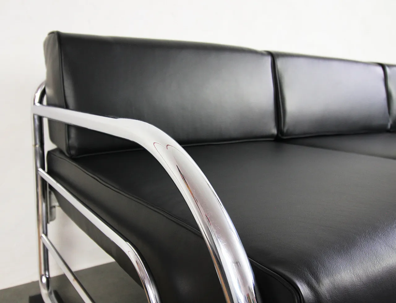 Divano tubolare di Hynek Gottwald  "Dark Night", anni '30 18