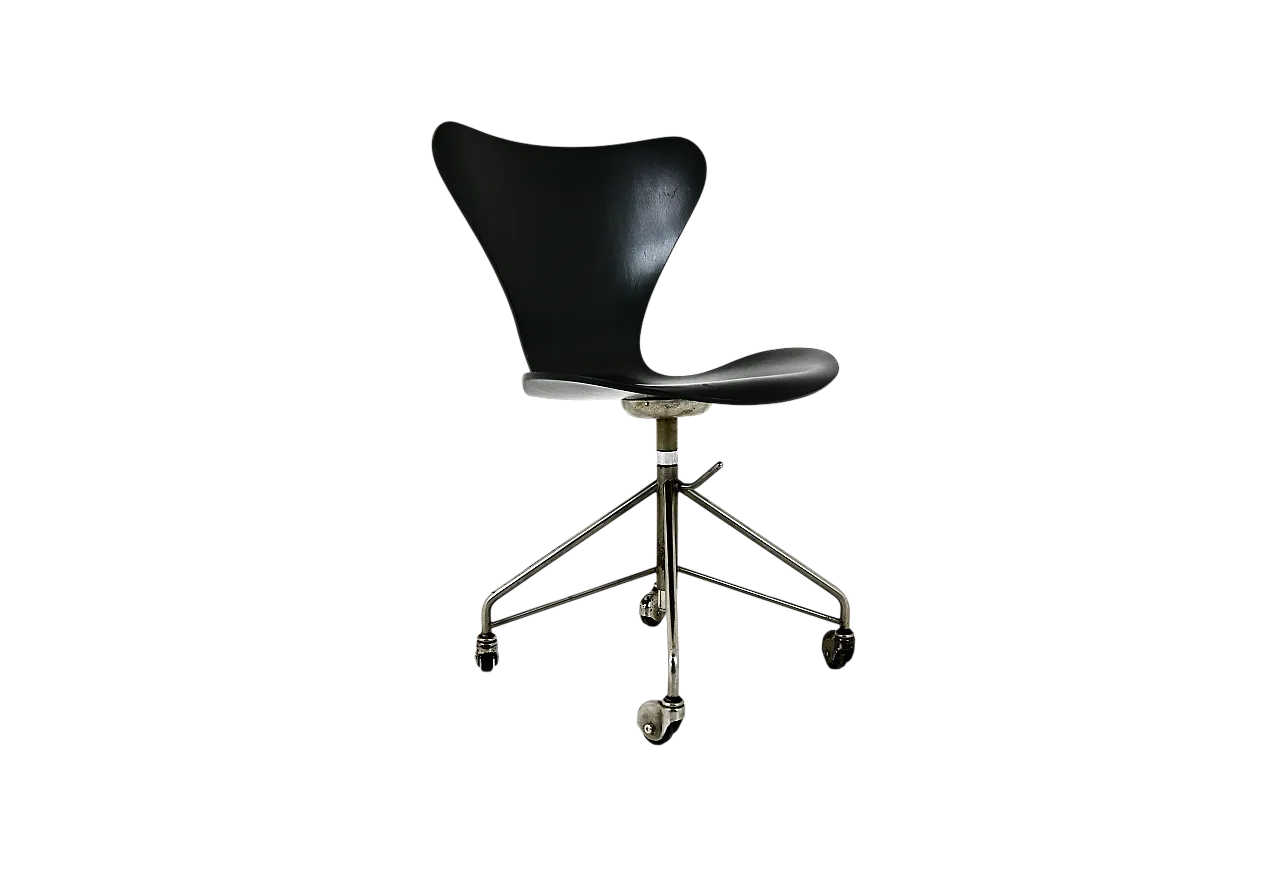 Sedia modello 3217 di Arne Jacobsen per Fritz Hansen, anni '60 11