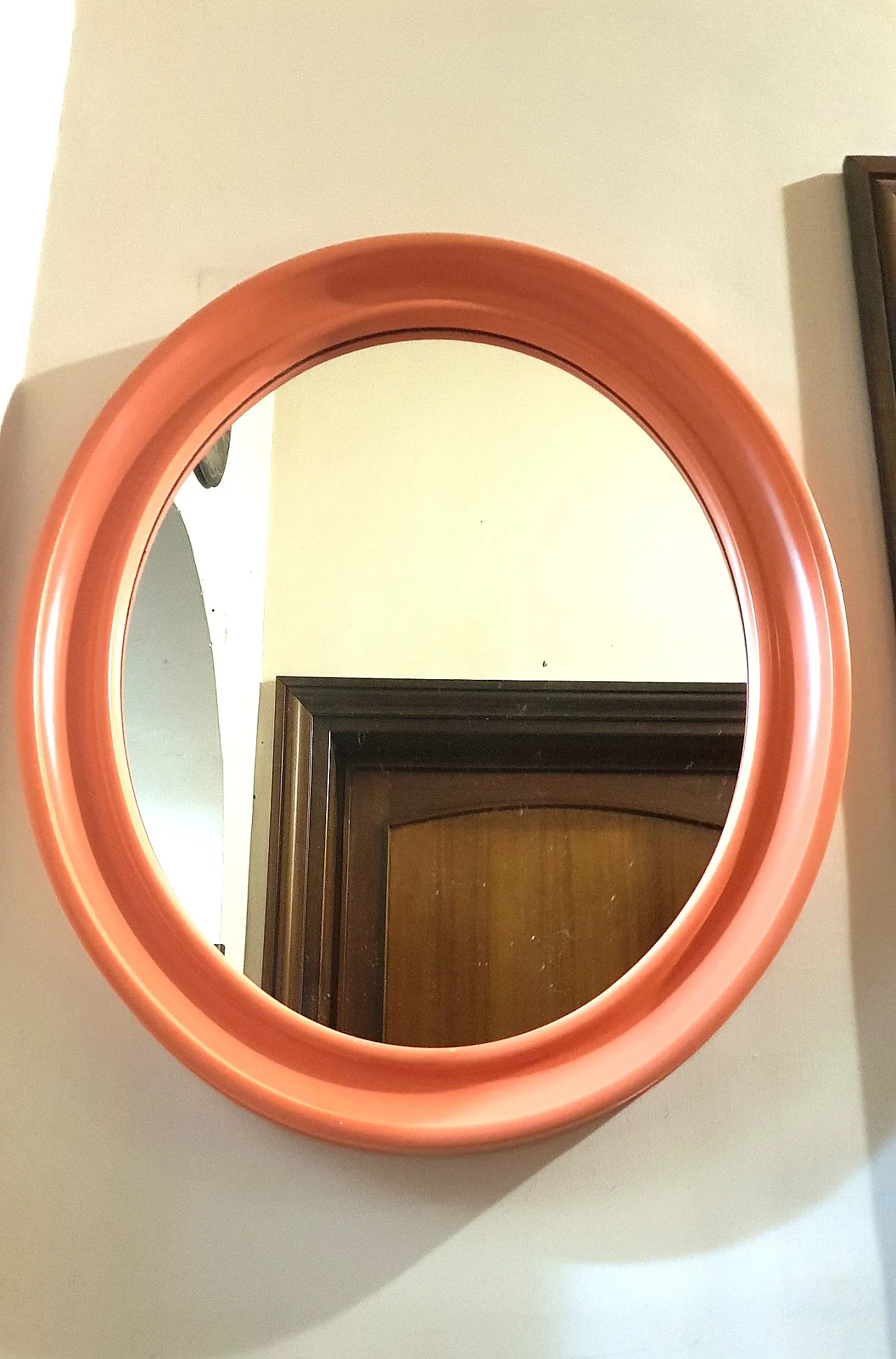 Specchio ovale America di Carrara & Matta in bachelite arancione 3