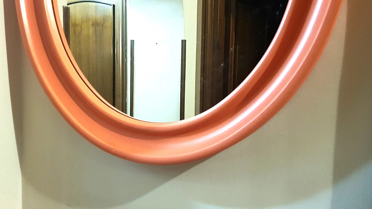 Specchio ovale America di Carrara & Matta in bachelite arancione 4