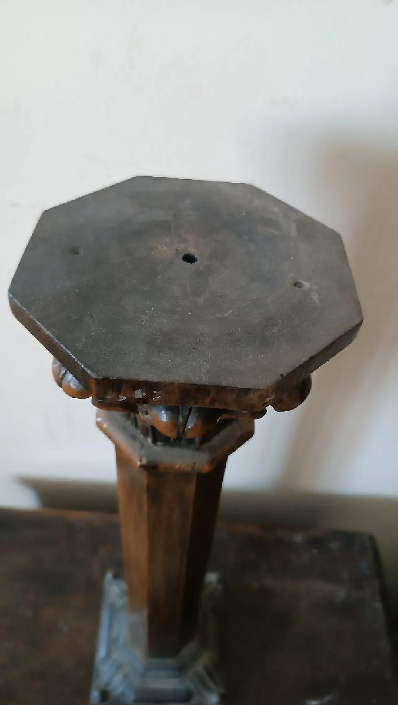 Carved fruitwood candelabra capital, 19th century 5