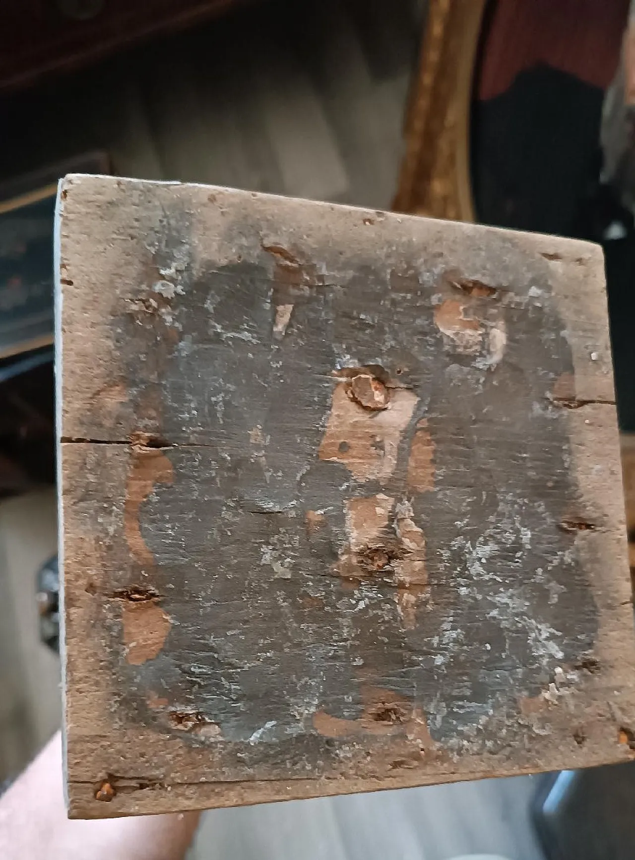 Carved fruitwood candelabra capital, 19th century 8