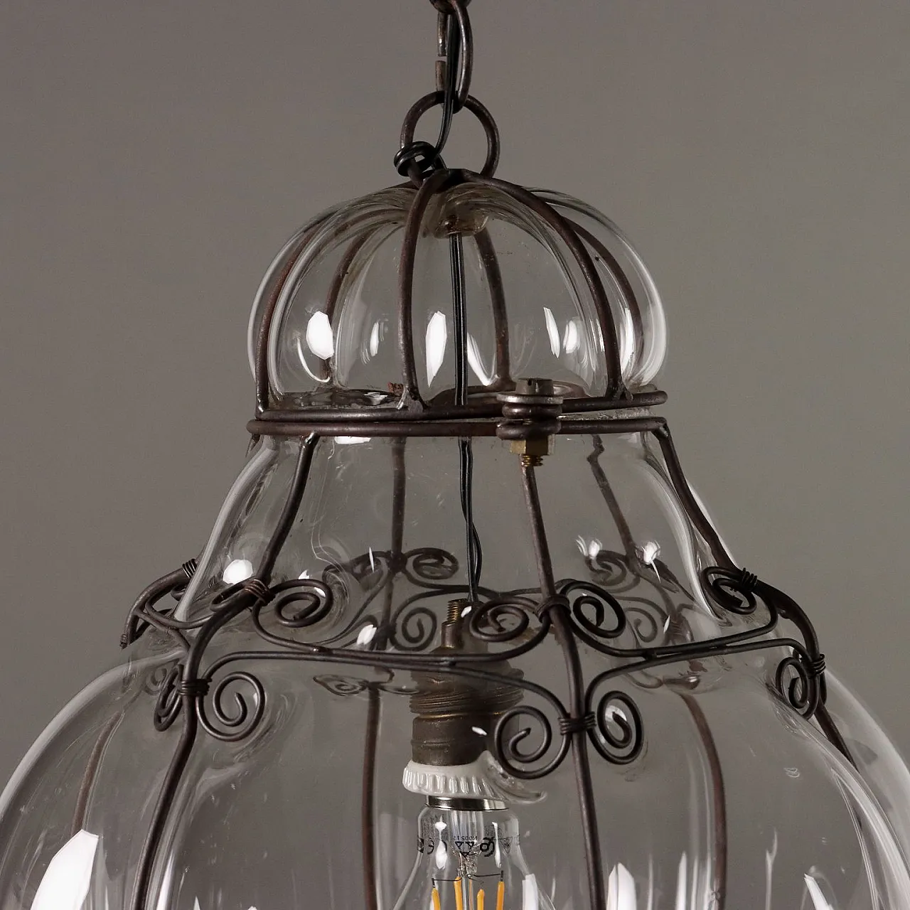 Lampadario in ferro battuto e vetro soffiato, '900 6