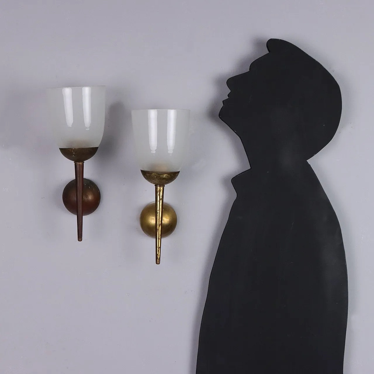 Coppia di applique in ottone e vetro, metà '900 2