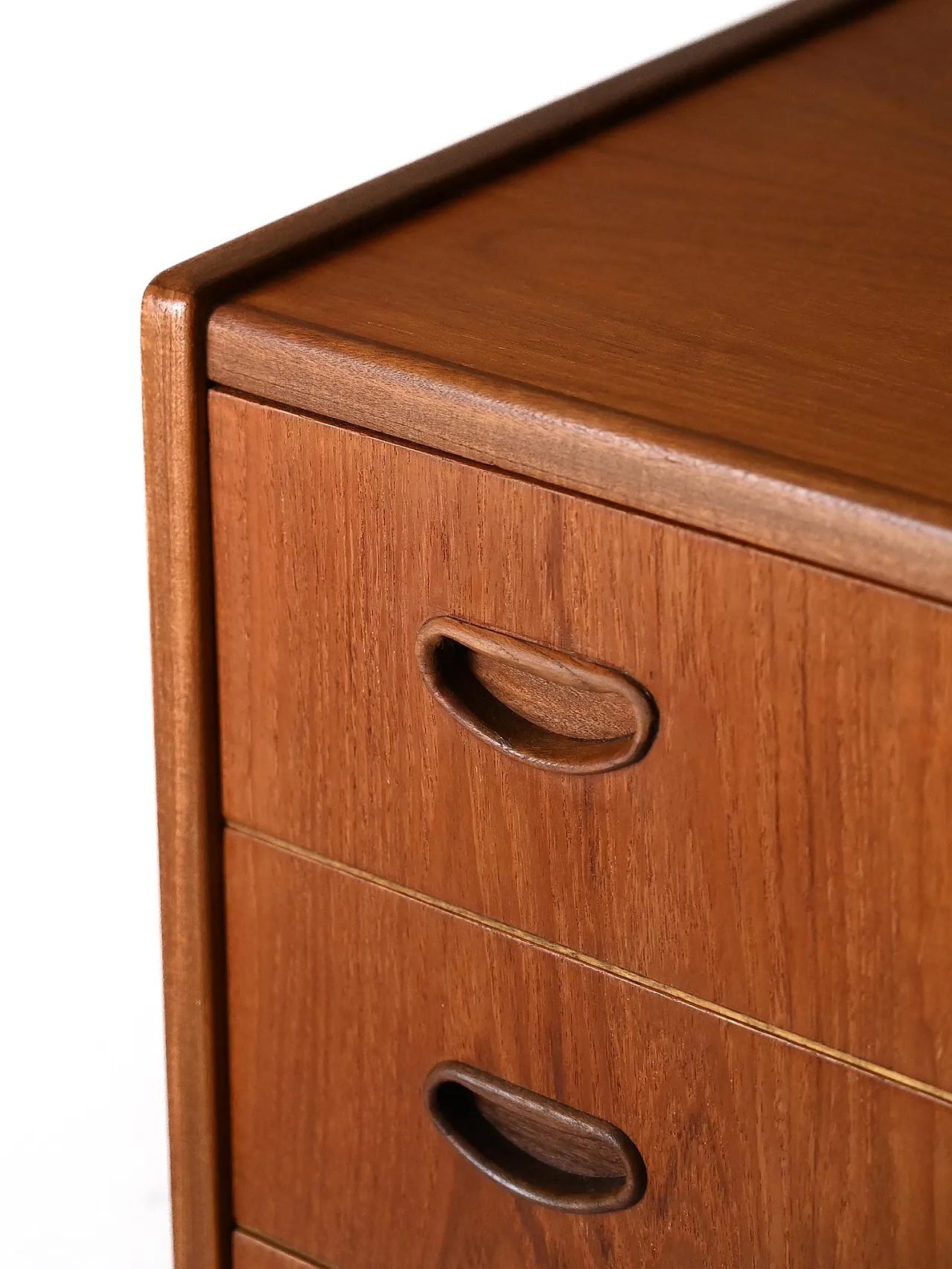 Scandinavian chest of drawers, 50s 8