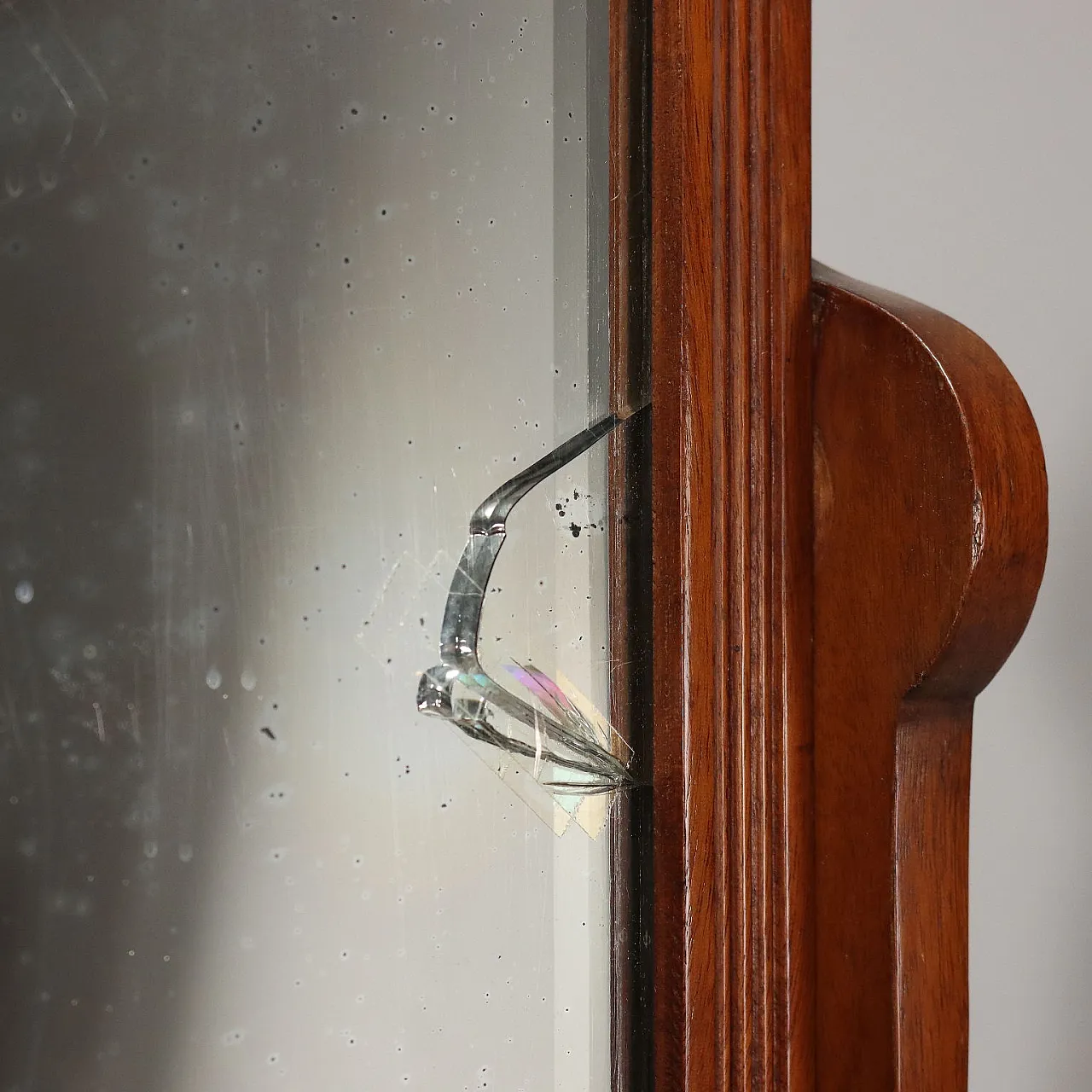 Mahogany vanity cabinet with mirror, two doors and drawers 5