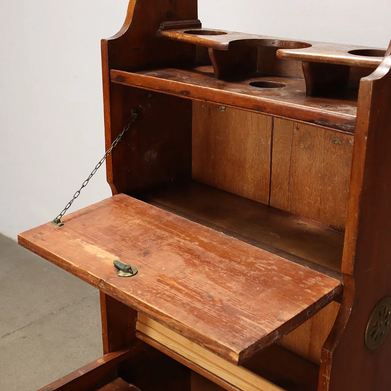 Mahogany vanity cabinet with mirror, two doors and drawers 7