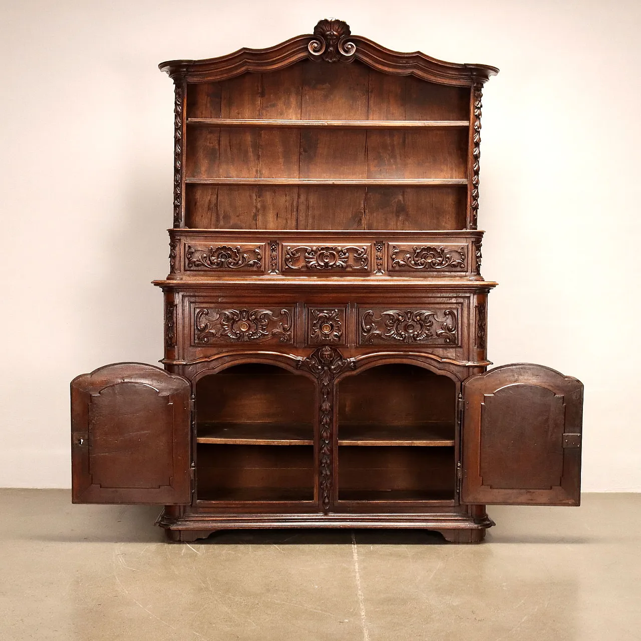 Carved wooden sideboard with plate rack, last quarter 18th century 3
