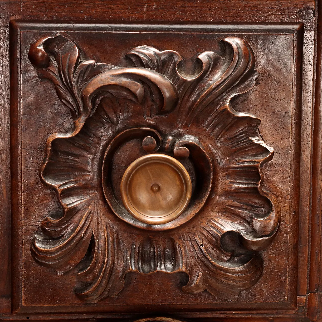 Carved wooden sideboard with plate rack, last quarter 18th century 10