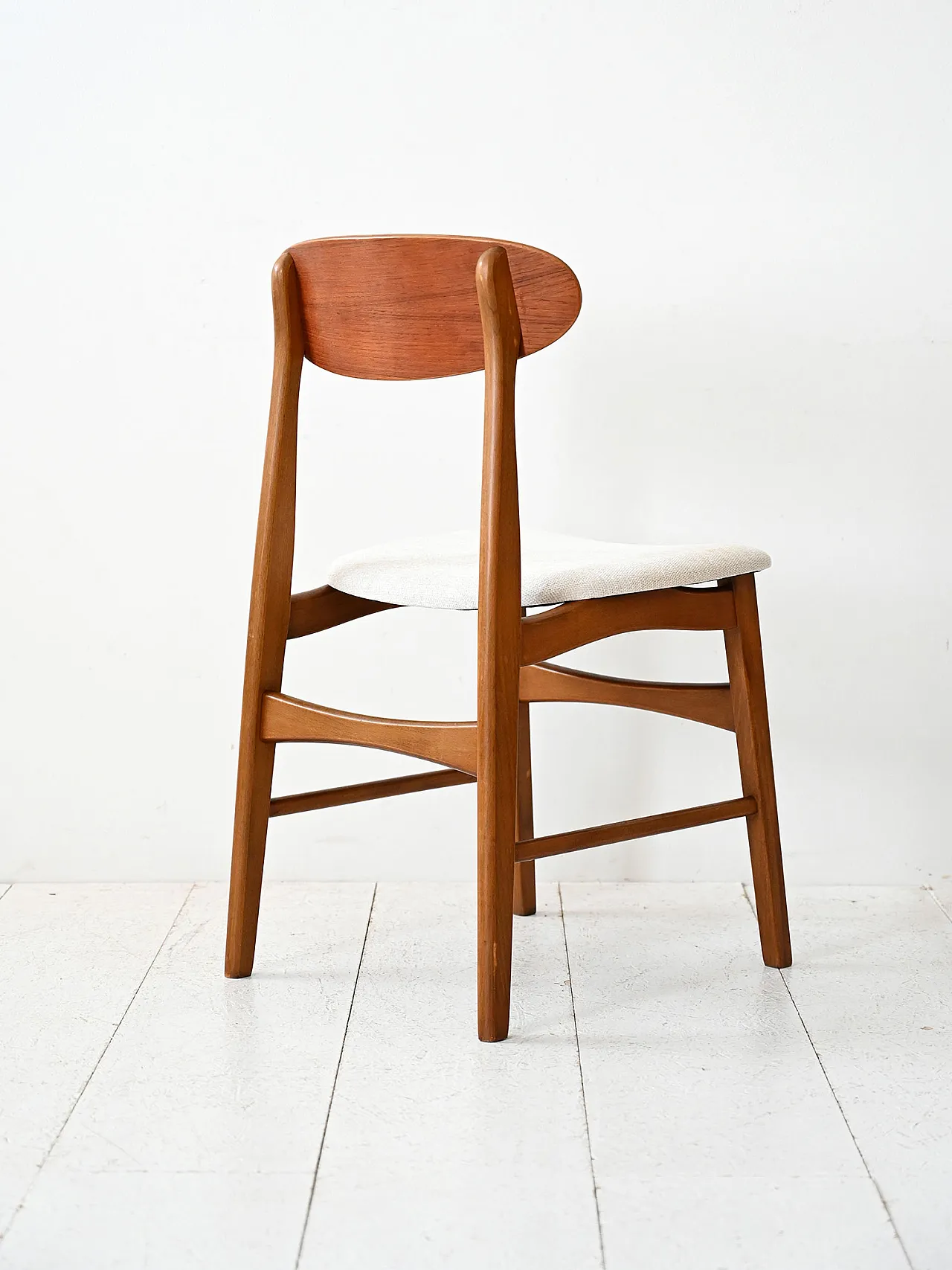 4 Scandinavian chairs in teak, 1950s 5