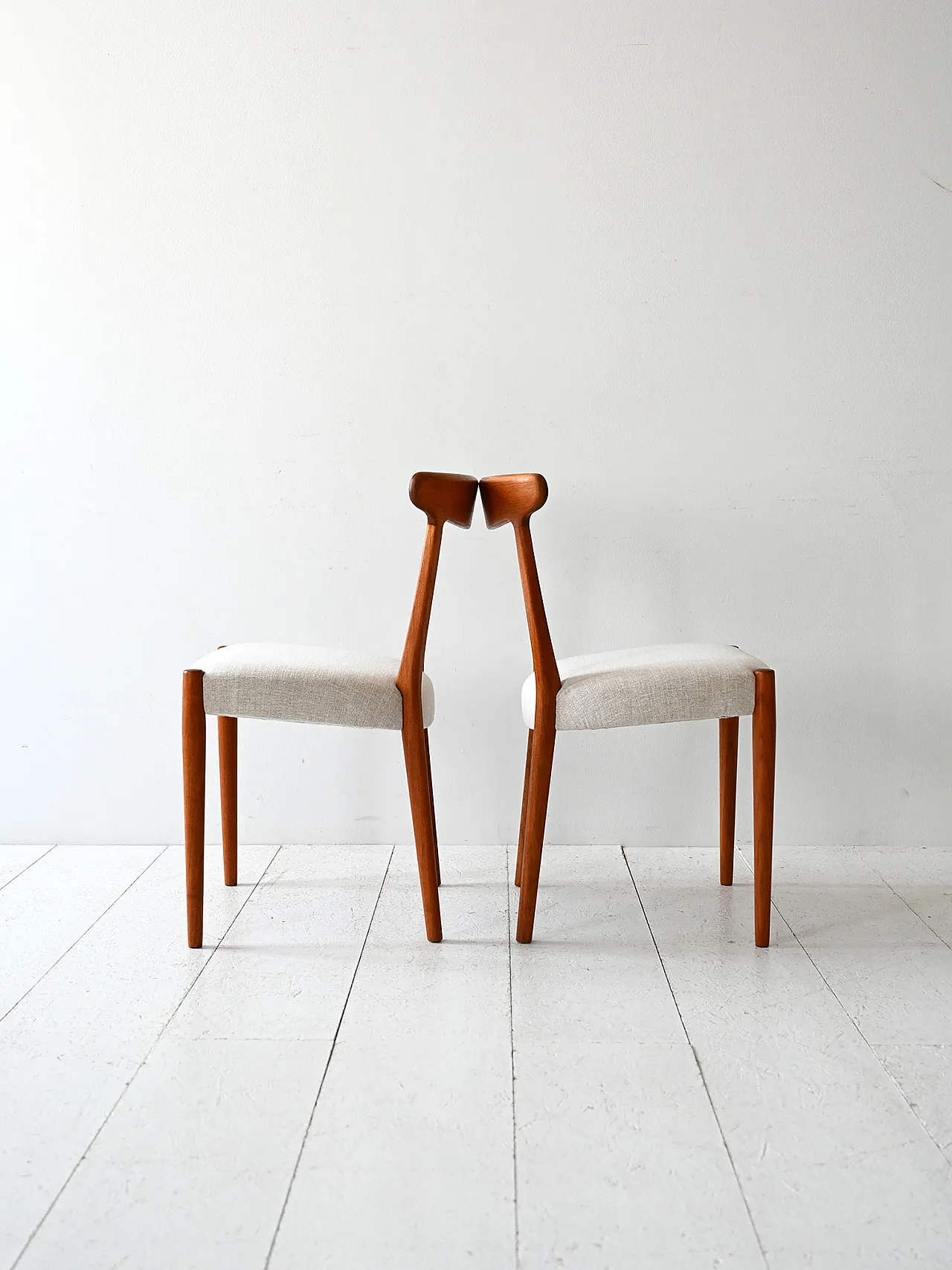Pair of Scandinavian chairs in curved teak, 1960s 3