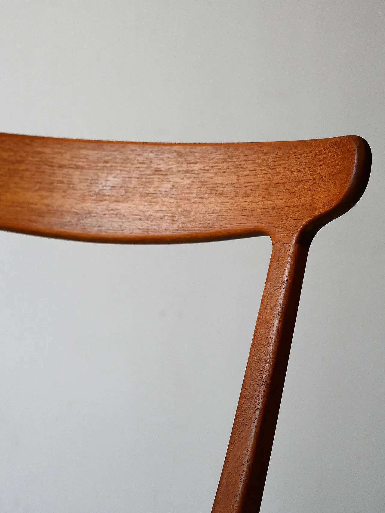 Pair of Scandinavian chairs in curved teak, 1960s 8