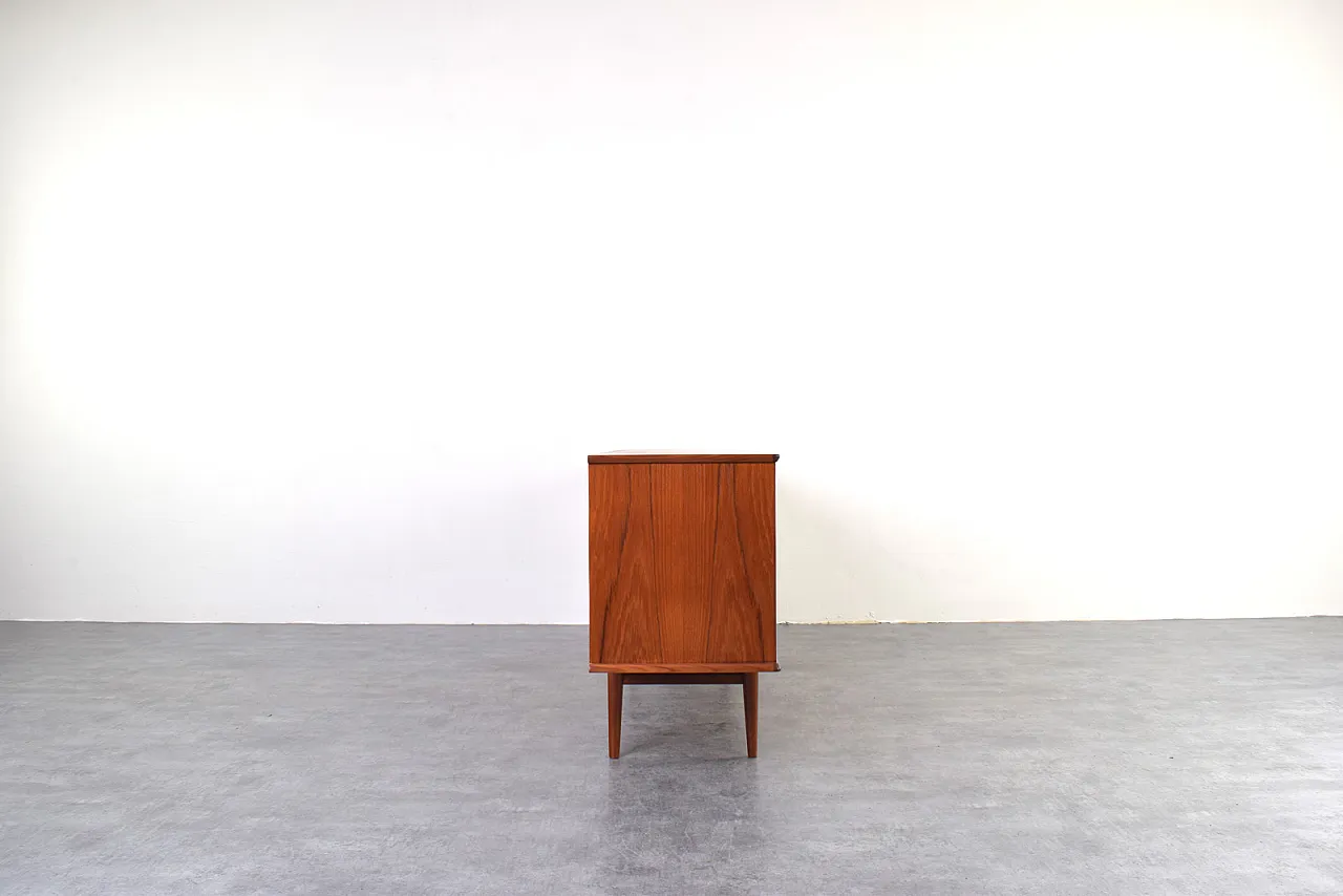 Sideboard di teak dipinti a mano, anni '60 6