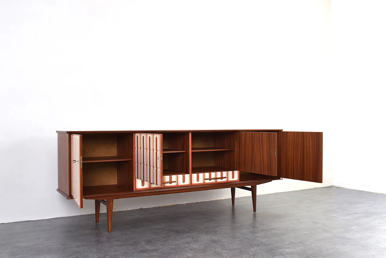 Sideboard di teak dipinti a mano, anni '60 10