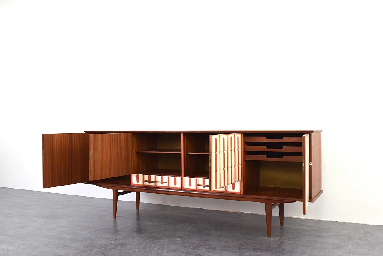 Sideboard di teak dipinti a mano, anni '60 11