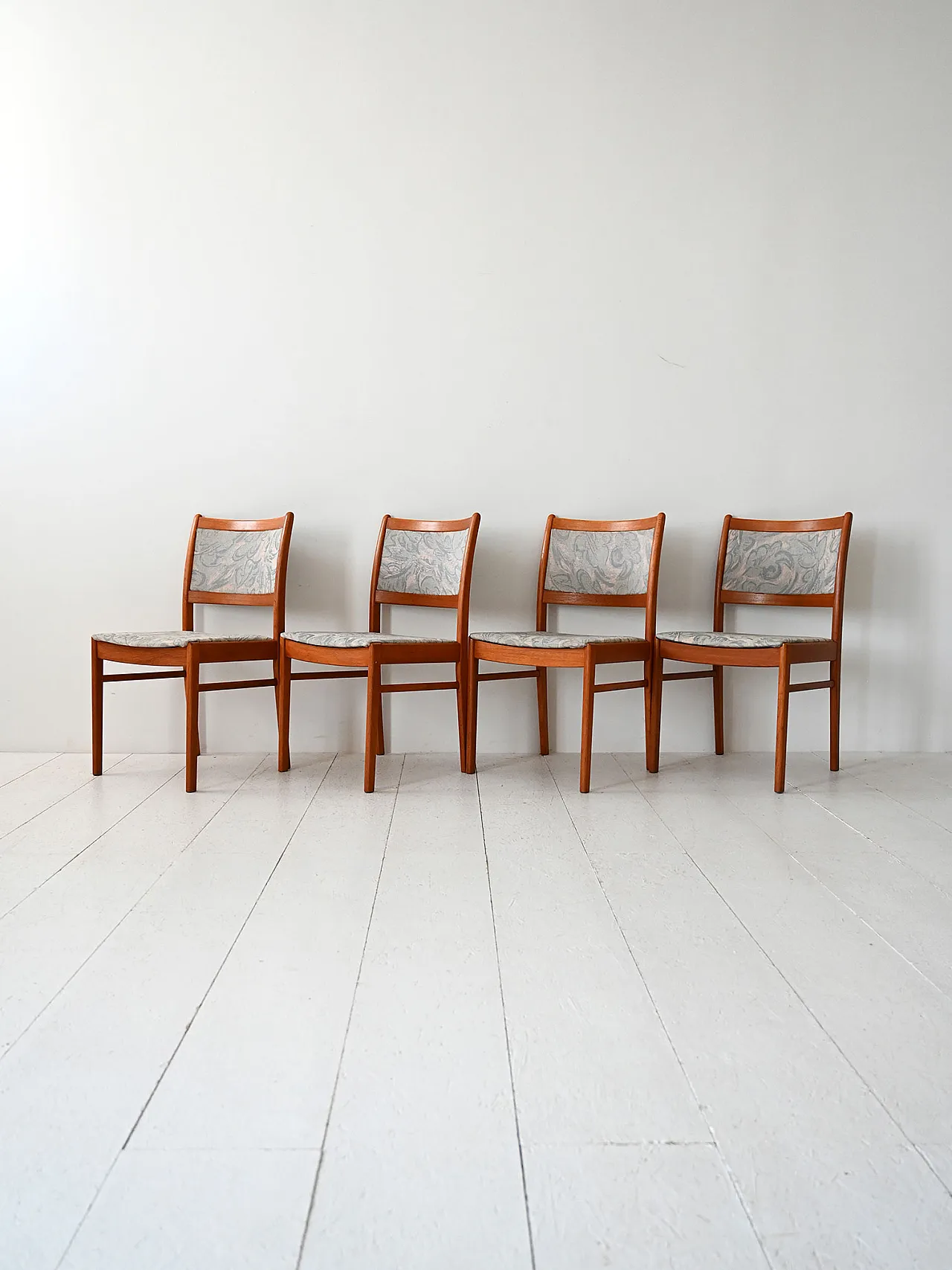 4 sedie scandinave in teak con rivestimento originale, anni '60 1