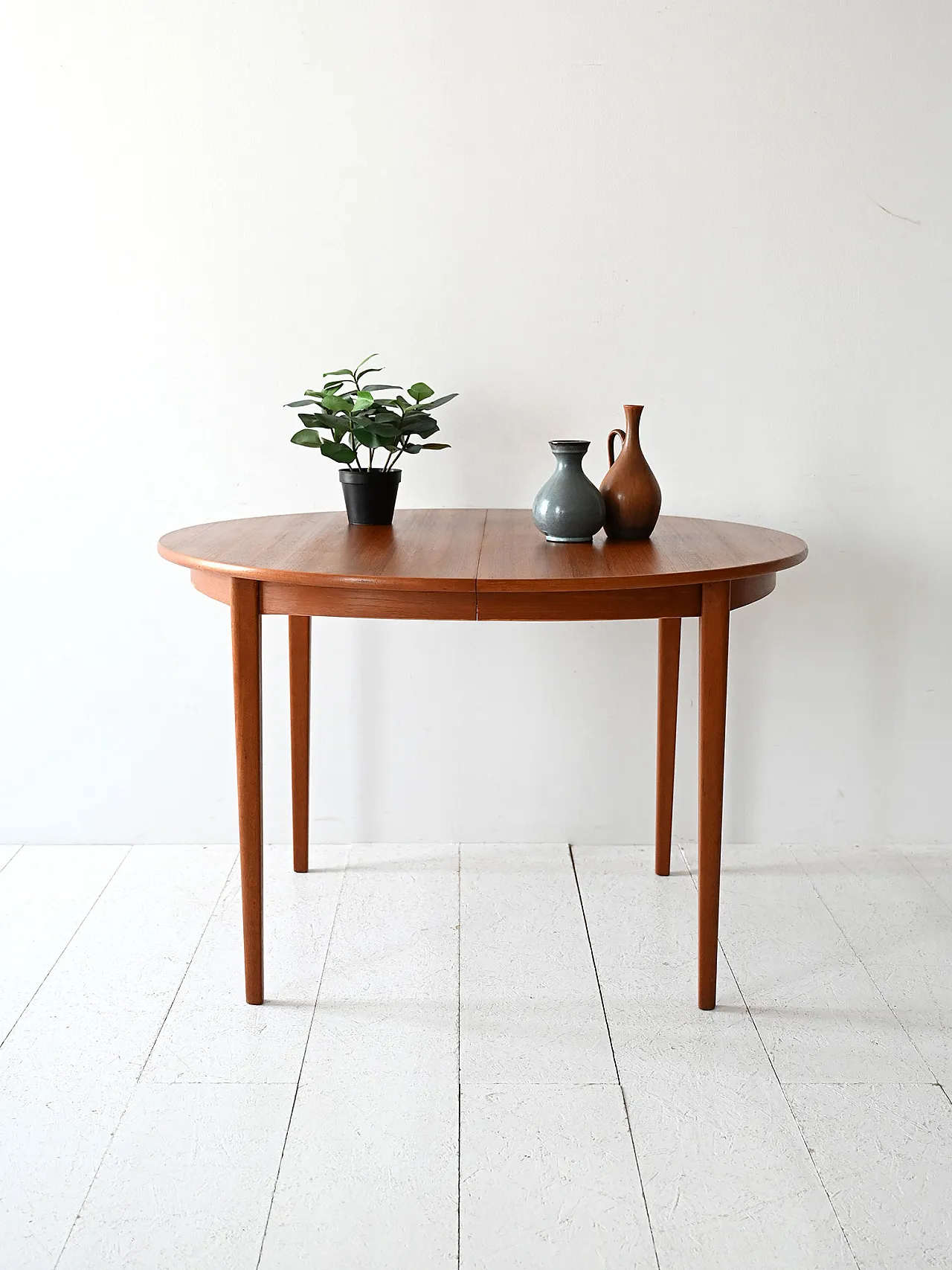 Scandinavian table in extendable round teak, 1960s 3