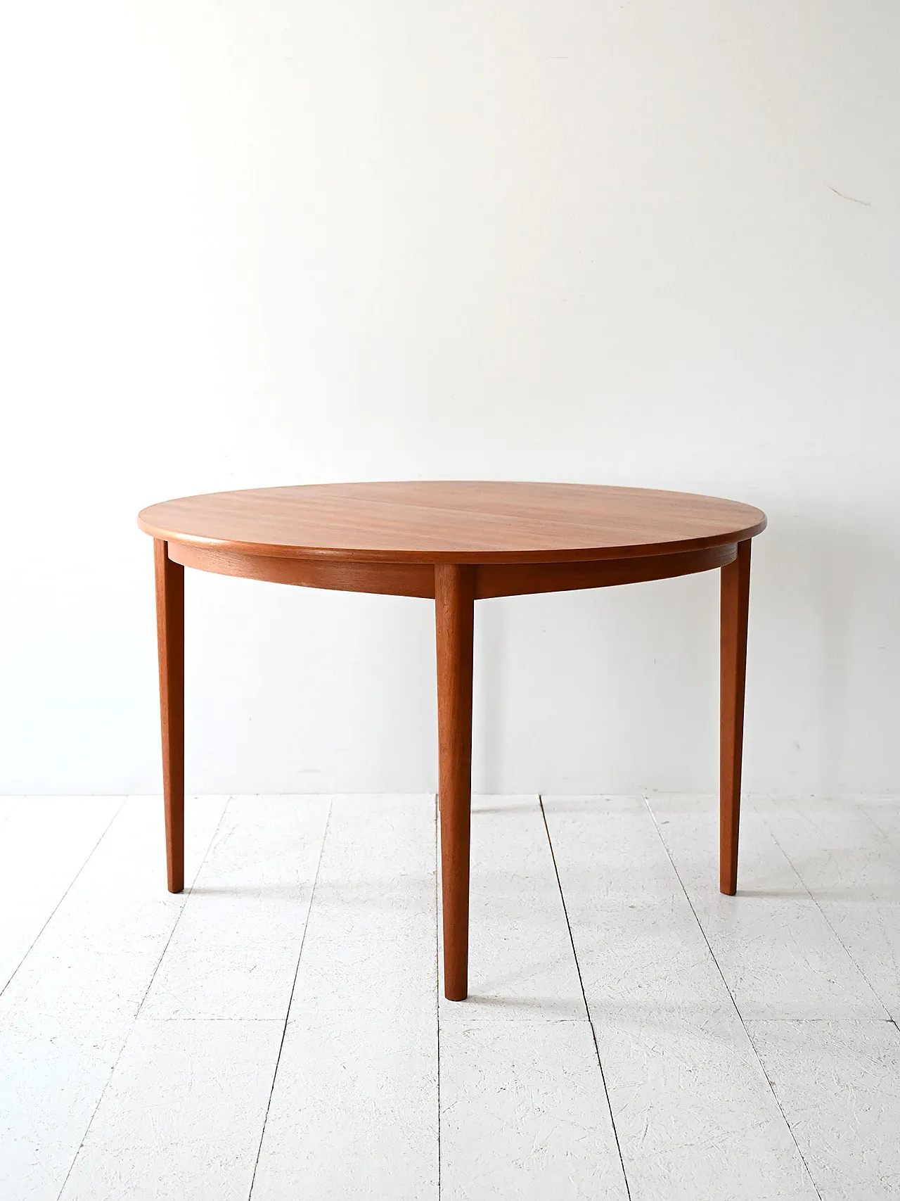 Scandinavian table in extendable round teak, 1960s 4