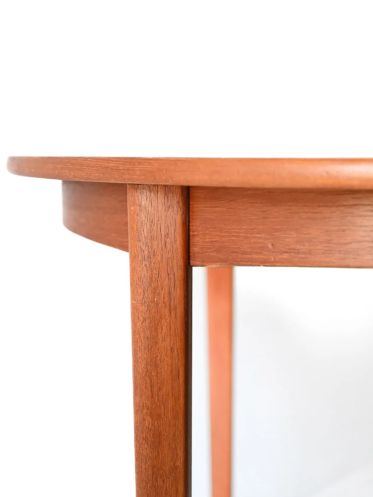 Scandinavian table in extendable round teak, 1960s 7