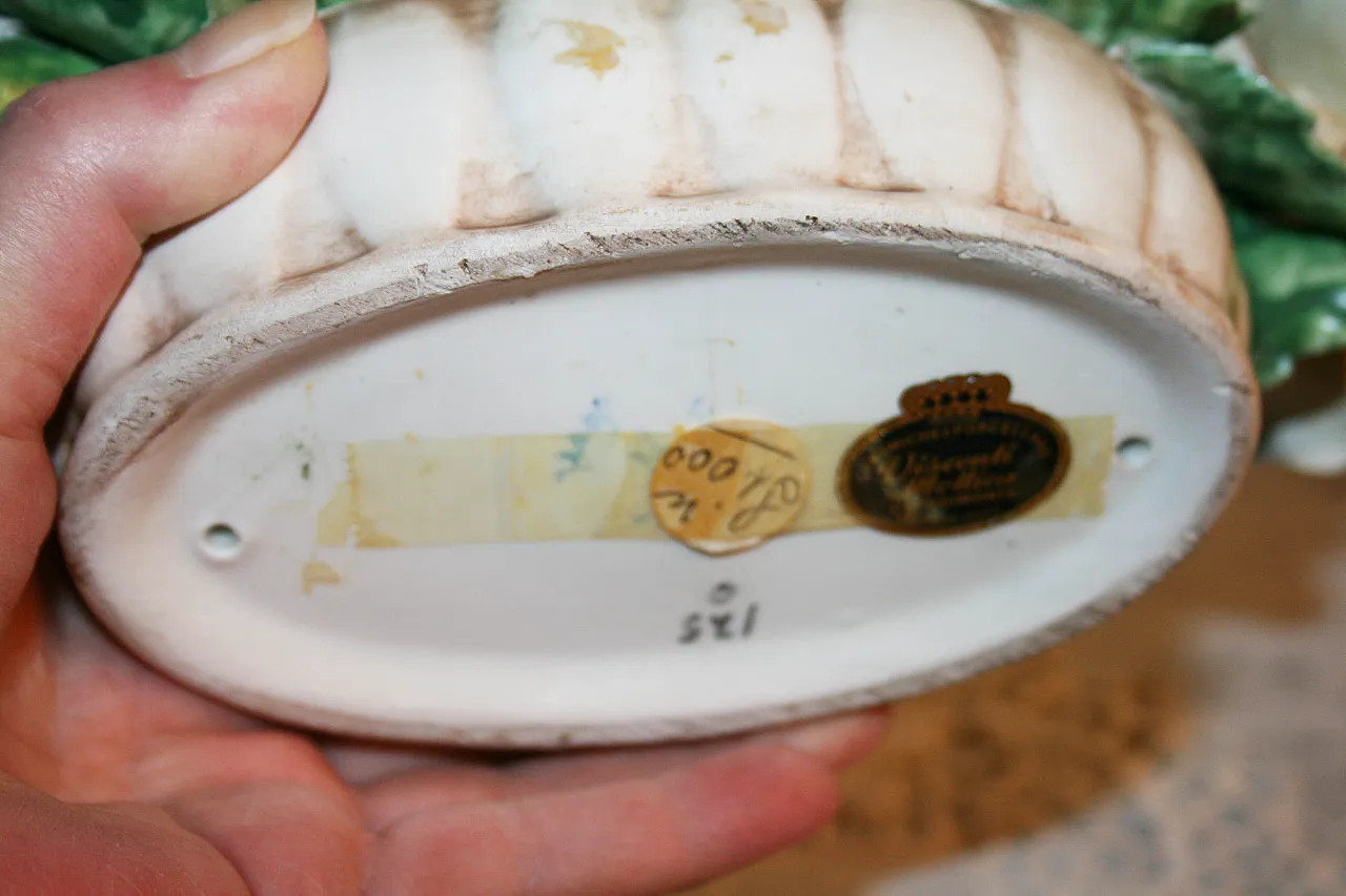 Centrotavola ovale Capodimonte con Rose, Visconti Mollica, anni '60 11