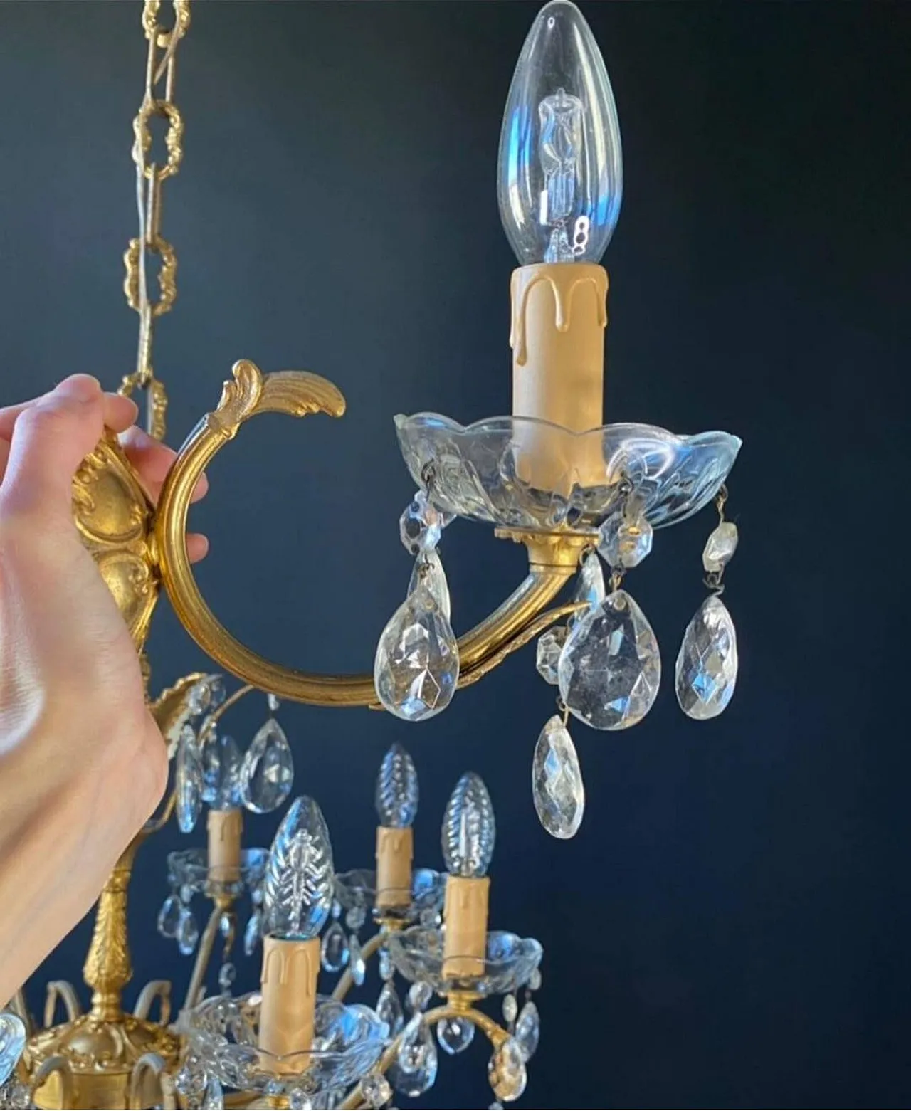 Pair of wall sconces in brass and crystal, 20th century 6