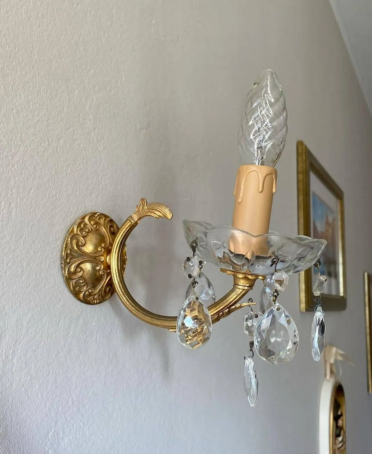 Pair of wall sconces in brass and crystal, 20th century 7