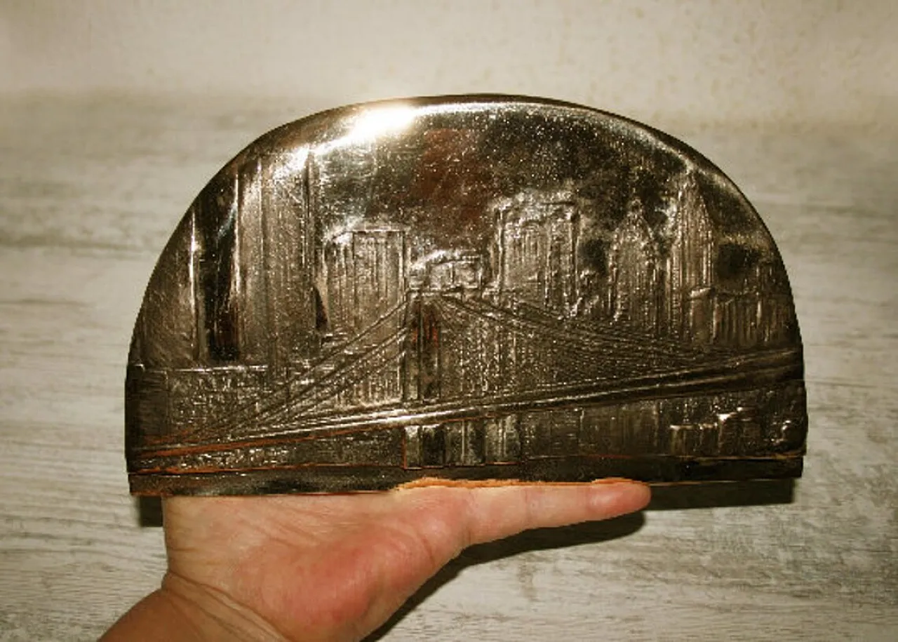 Lower Manhattan scultura bronzo di Scaglioni, serie di New York, 2000 3