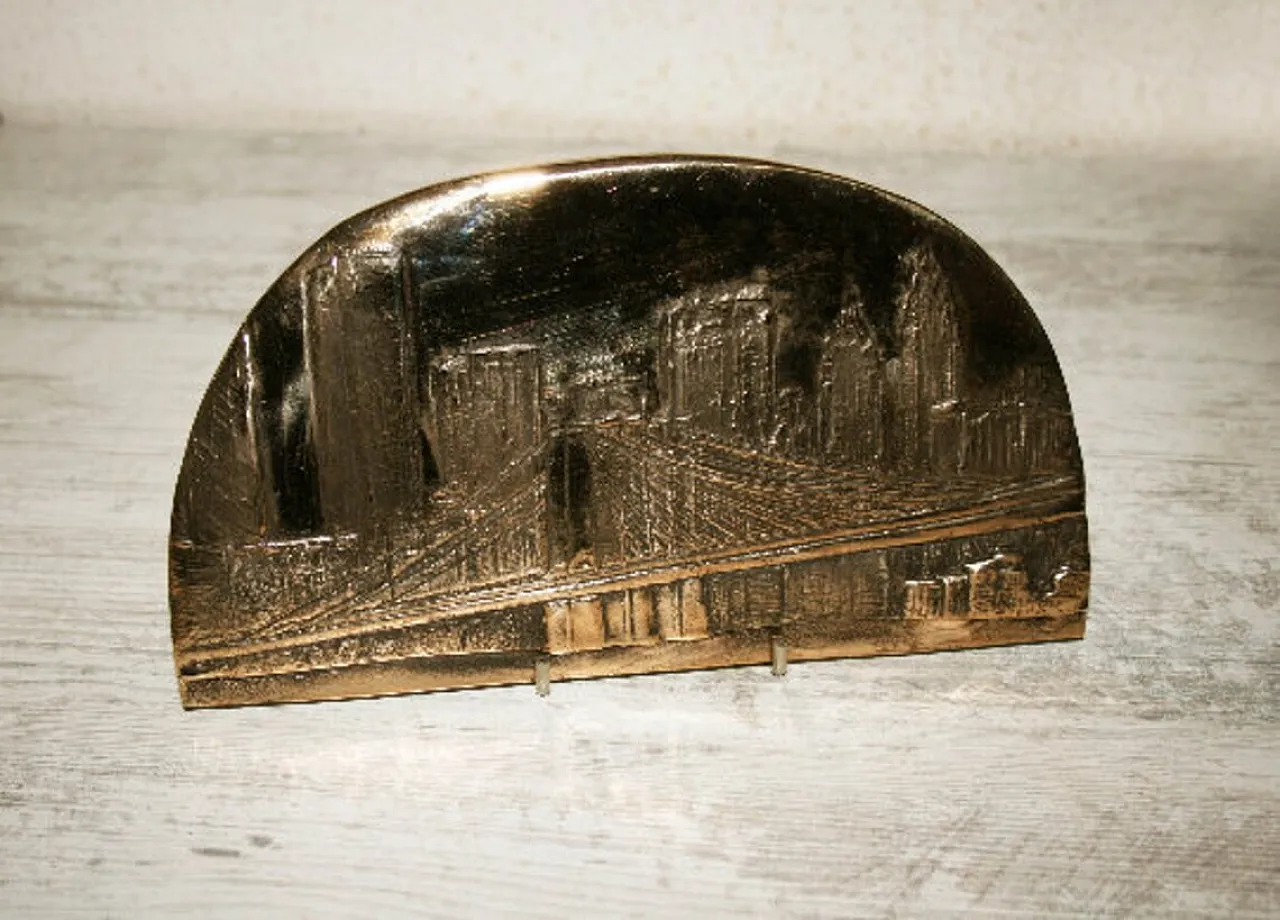 Lower Manhattan scultura bronzo di Scaglioni, serie di New York, 2000 4