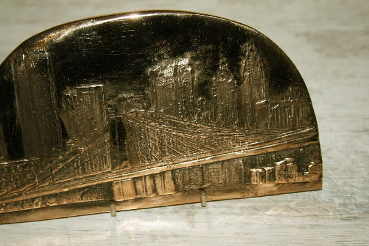 Lower Manhattan scultura bronzo di Scaglioni, serie di New York, 2000 6