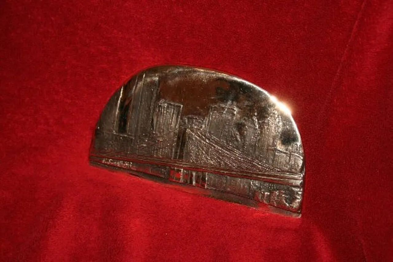 Lower Manhattan scultura bronzo di Scaglioni, serie di New York, 2000 9