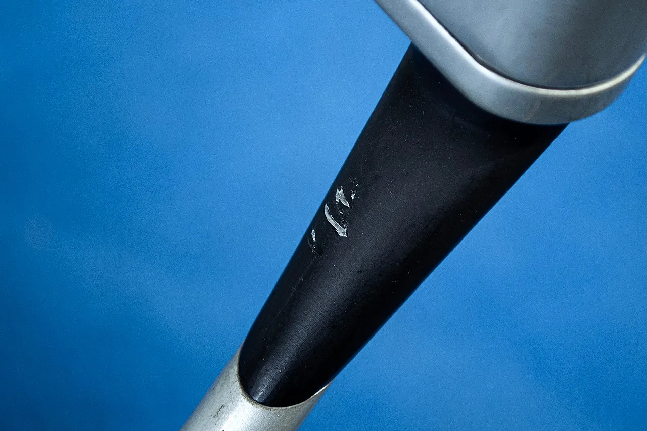 Lampada da tavolo Ring A400 di Bruno Gecchelin per Arteluce, anni '70 6