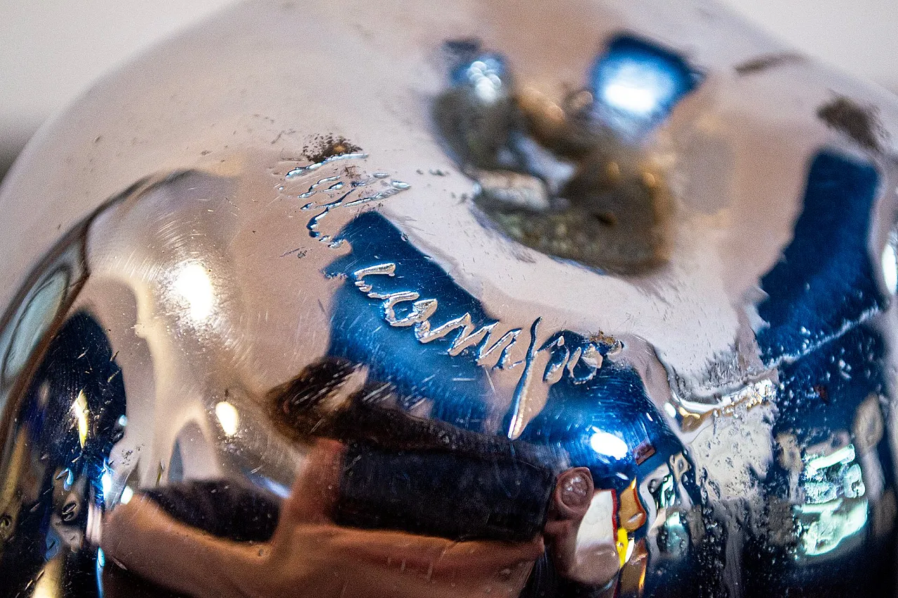 Mela in bronzo cromato di Studio Del Campo, anni '60 1