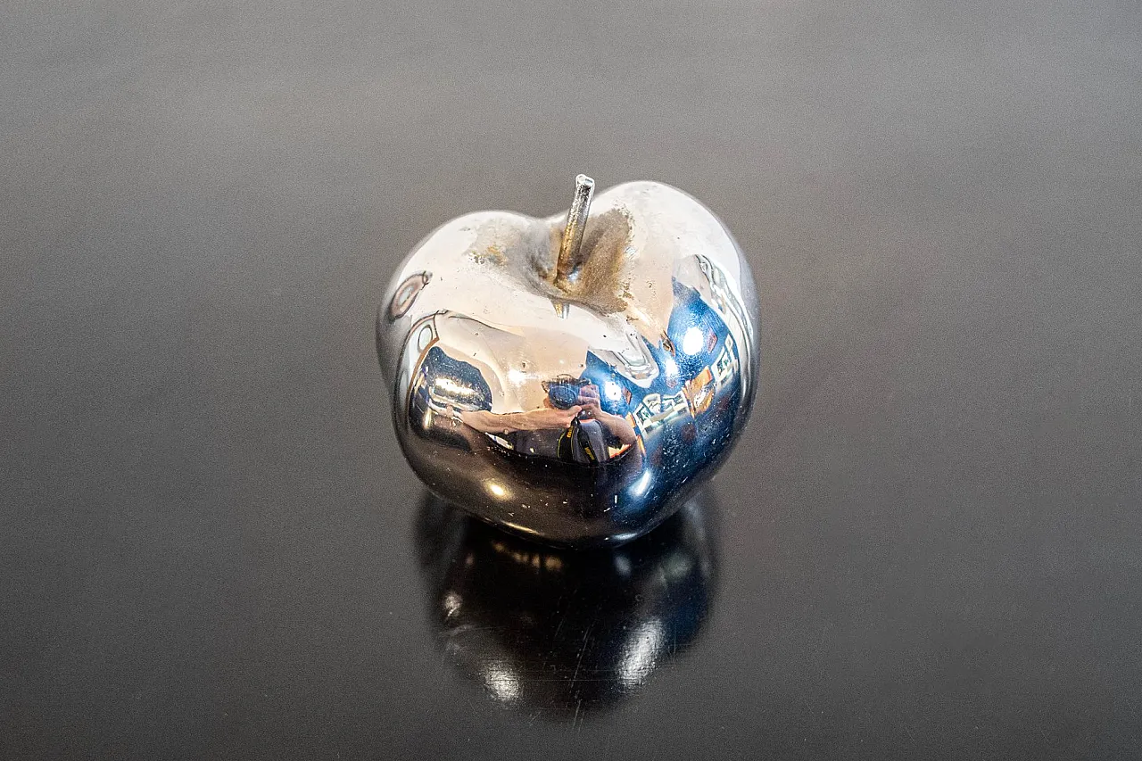 Mela in bronzo cromato di Studio Del Campo, anni '60 2