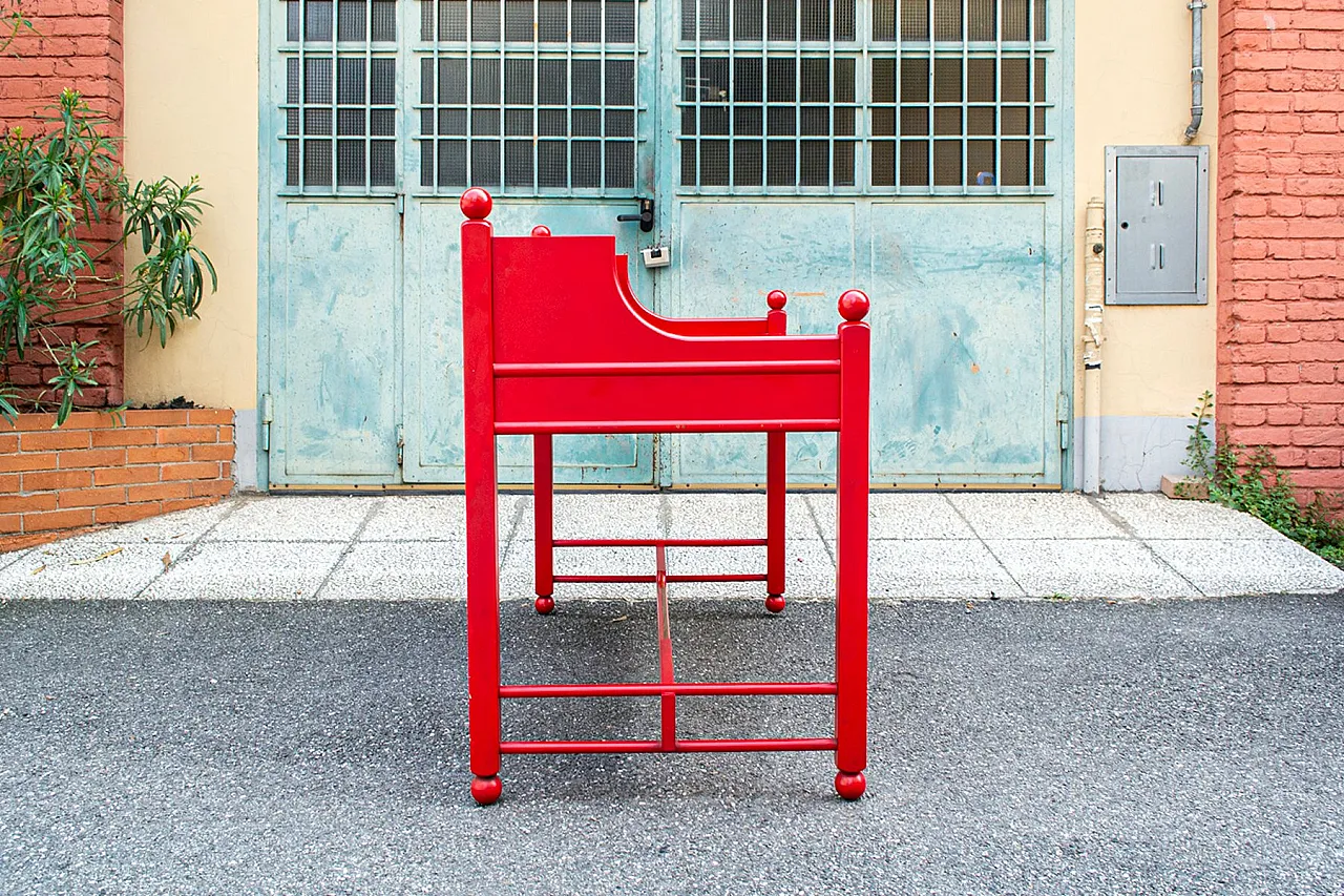 Scrivania con sedia in legno laccato rosso, anni '70 3