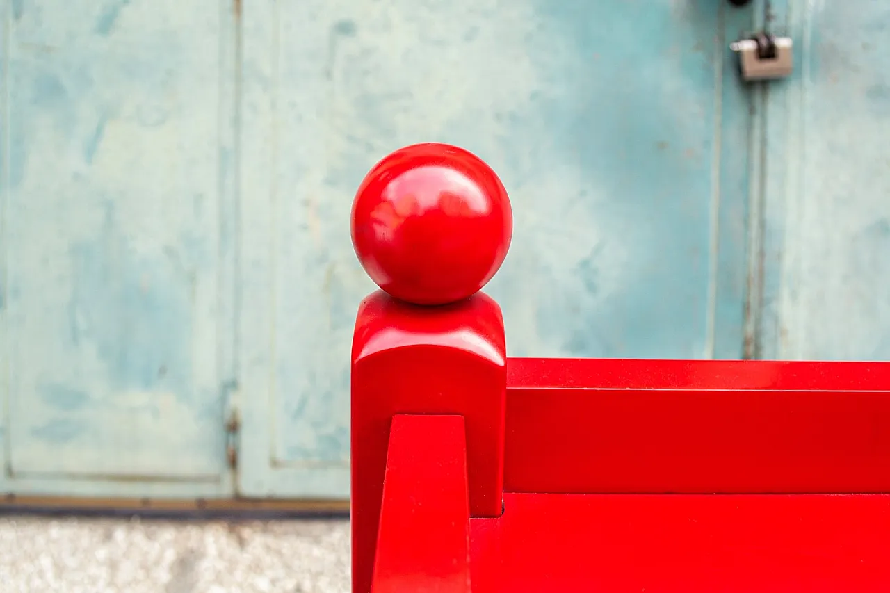 Scrivania con sedia in legno laccato rosso, anni '70 7