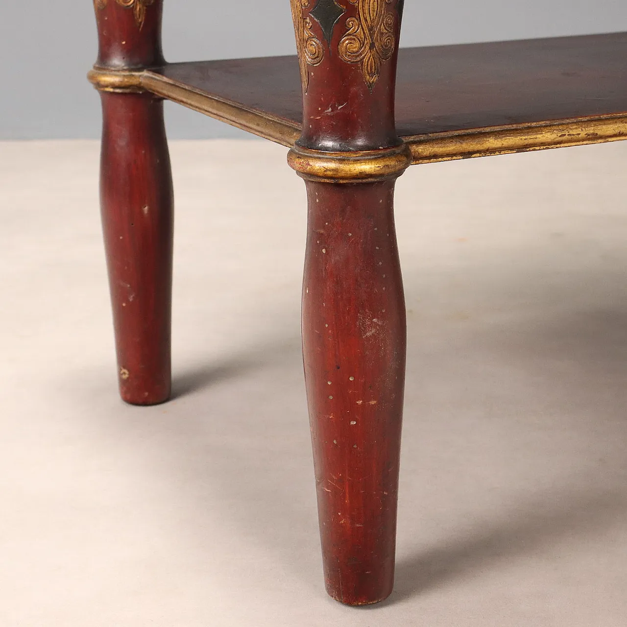 Console con specchio in noce dipinto di rosso, '800 9