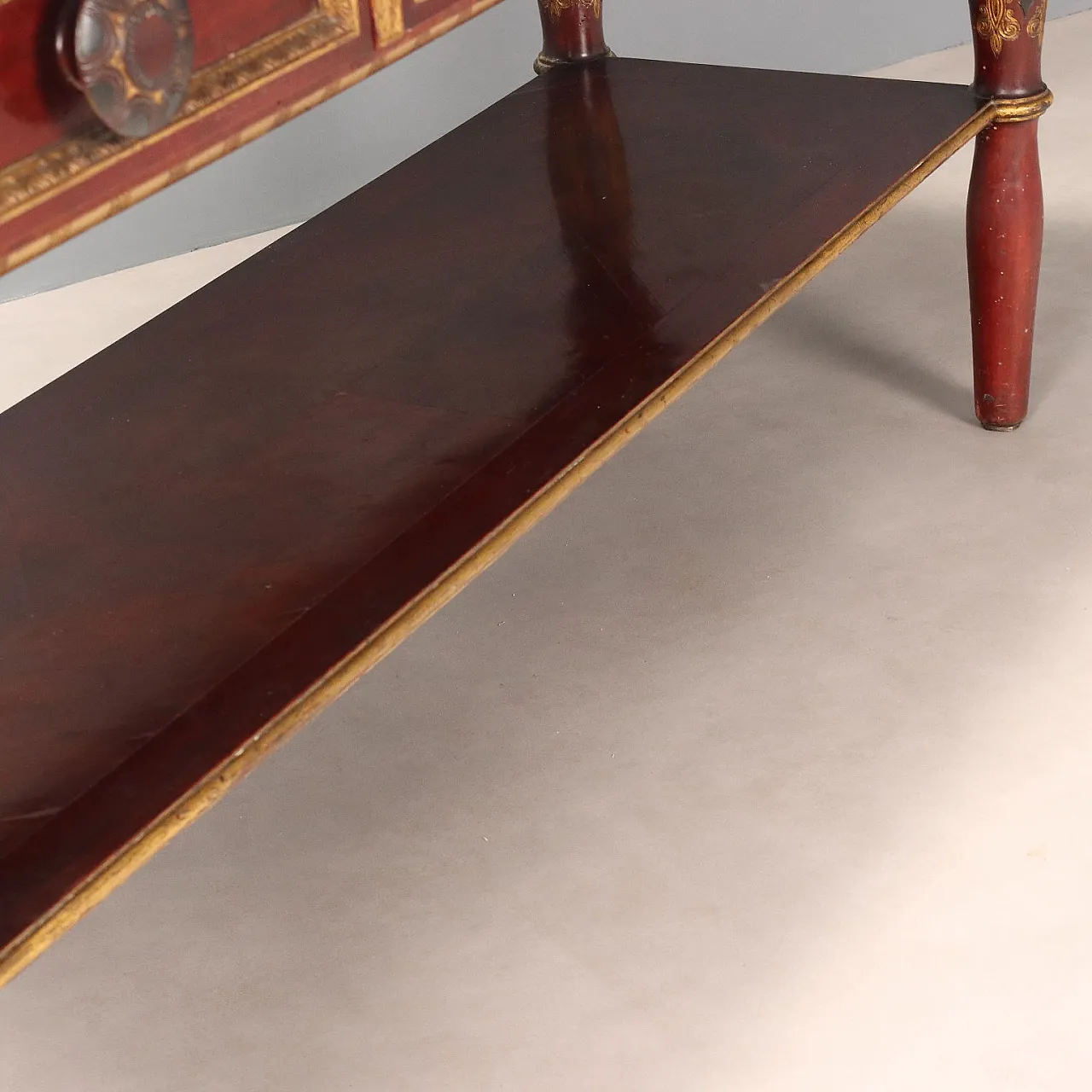 Console con specchio in noce dipinto di rosso, '800 10