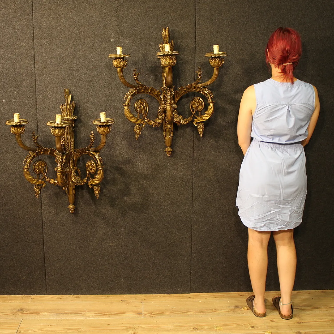 Coppia di applique francesi in bronzo dorato stile Luigi XVI, '900 2