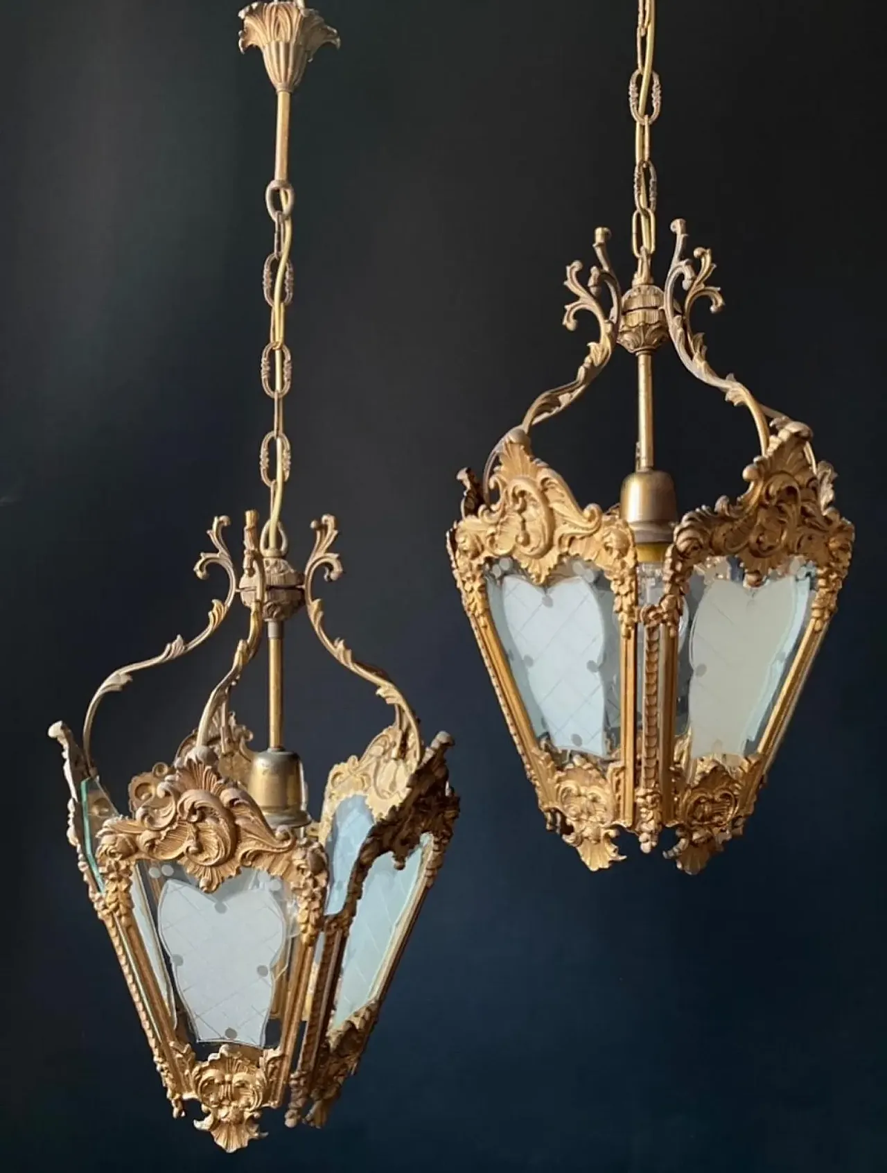 3 Chandelier in bronze and brass, 20th century 2