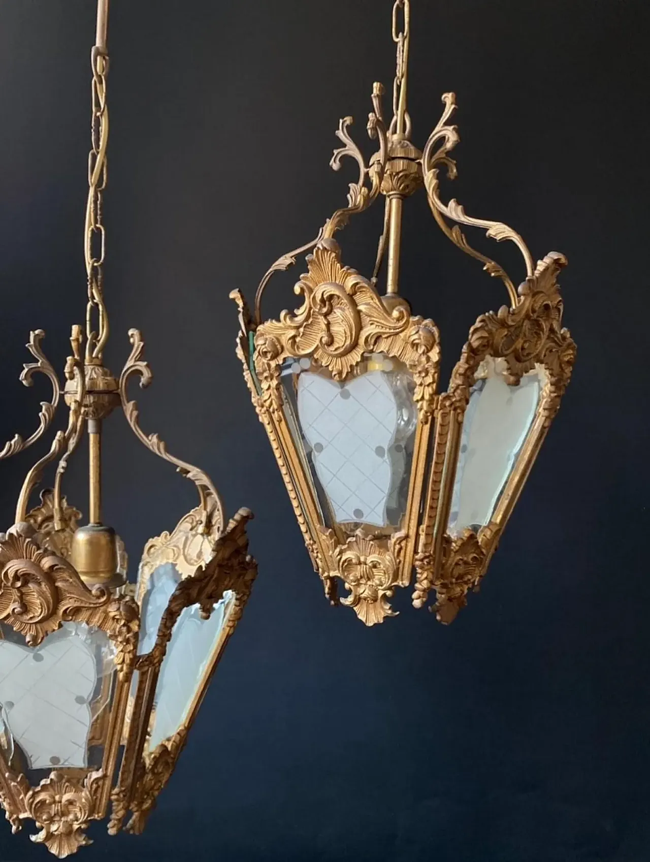 3 Chandelier in bronze and brass, 20th century 3