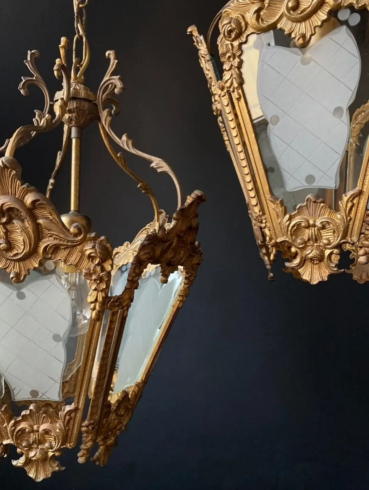 3 Chandelier in bronze and brass, 20th century 4