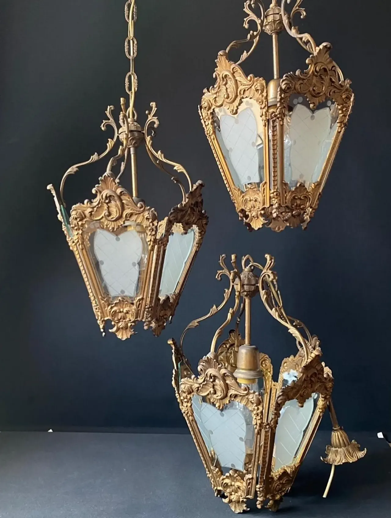 3 Chandelier in bronze and brass, 20th century 10