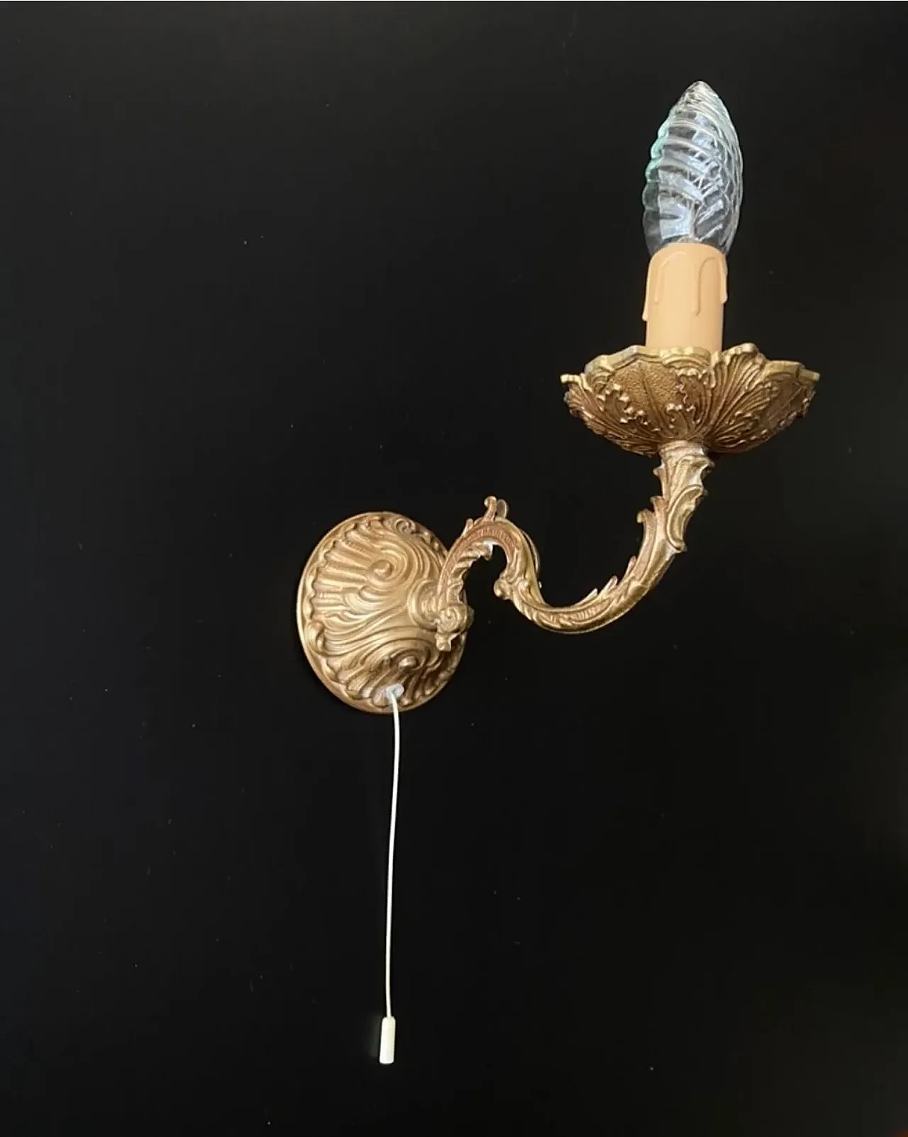 Pair of appliques in brass, 1960s 4