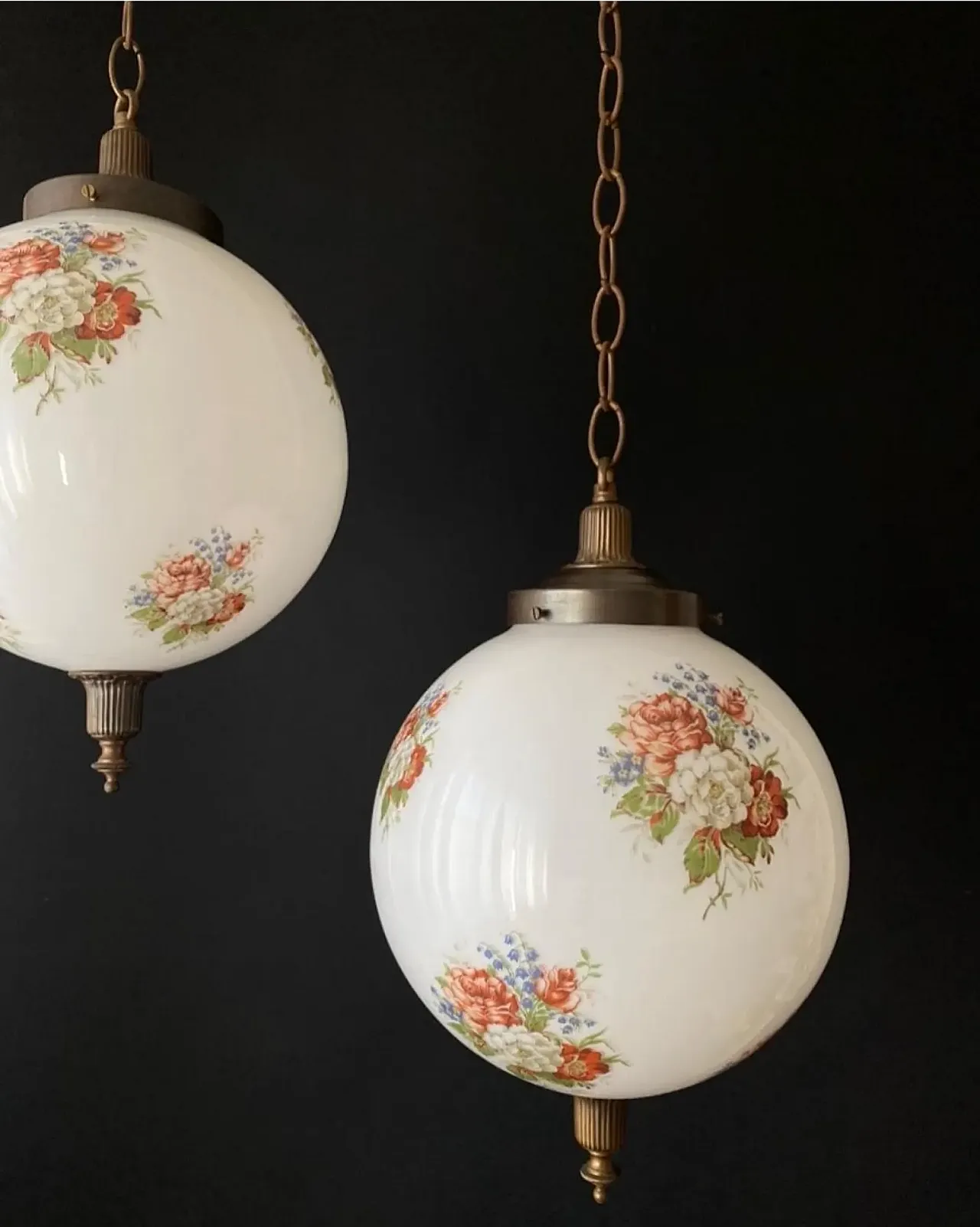 Pair of chandeliers in frosted glass and brass, 1960s 1