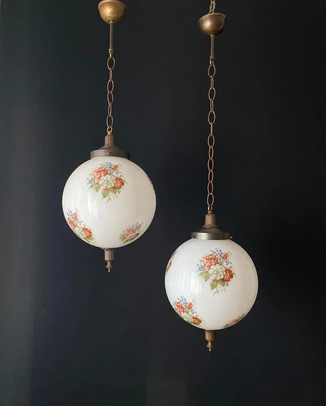 Pair of chandeliers in frosted glass and brass, 1960s 2