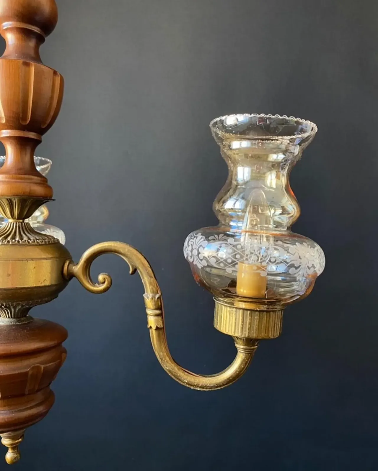 Chandelier in brass, wood and glass, 1960s 5